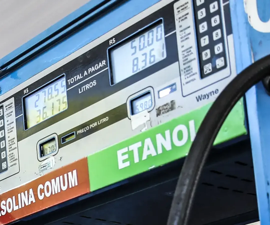 4095_posto-de-gasolina-bomba-de-combustivel-foto-jose-cruz-1760984951-webp.webp.webp