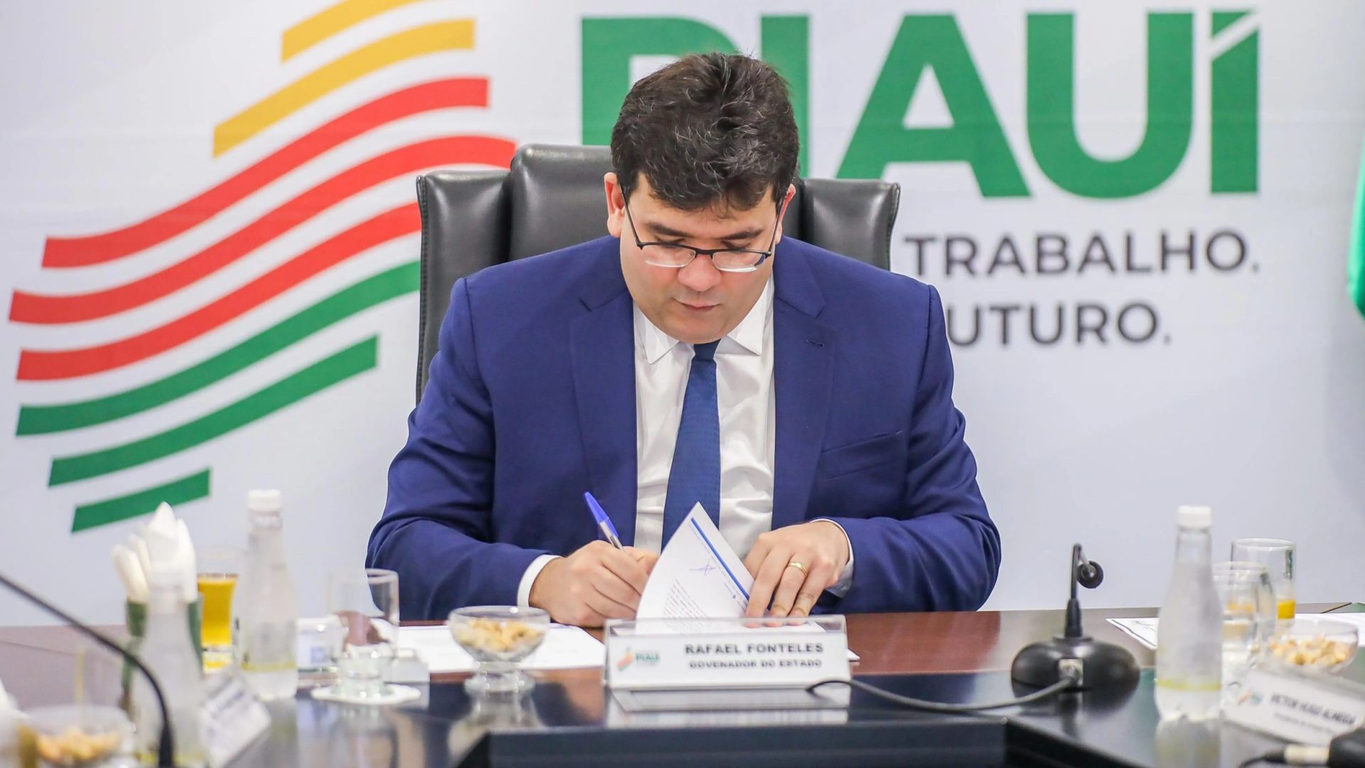 4271_governador-rafael-fonteles-assina-3-d106102ac3-jpeg.jpeg